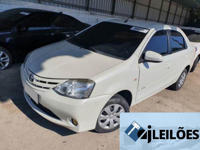 TOYOTA ETIOS SEDAN 15/15